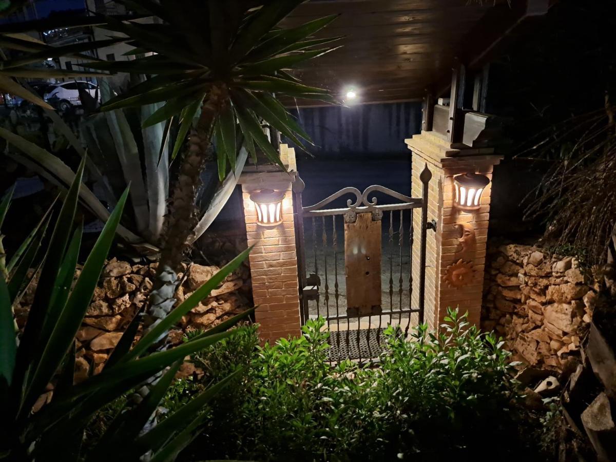 Antigua B&B 포르토 포텐자 피세나 외부 사진