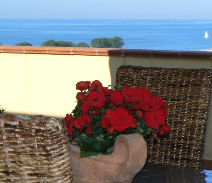 Antigua B&B 포르토 포텐자 피세나 외부 사진